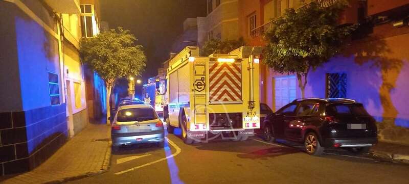 Los bomberos en el lugar del siniestro/TA.